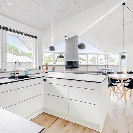 4 Bedroom Awesome In Haderslev Holiday home Kelstrup Strand